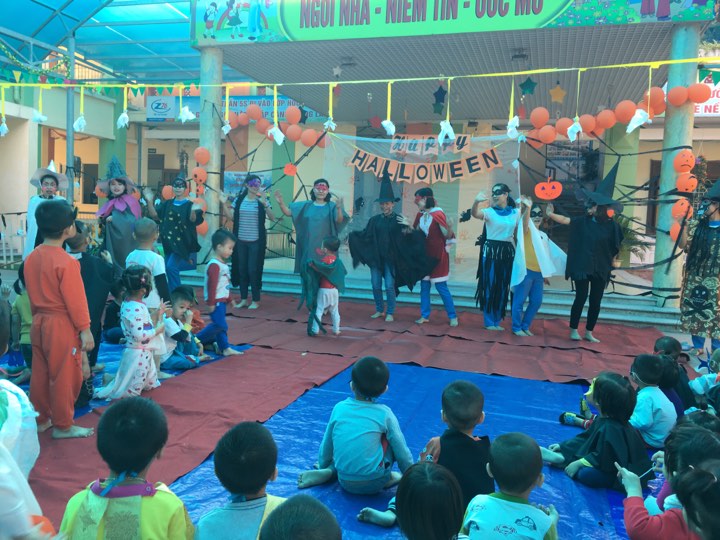 Halloween của bé
