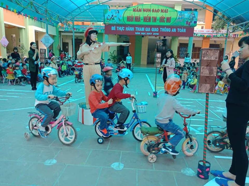 “BÉ THỰC HÀNH THAM GIA GIAO THÔNG AN TOÀN”