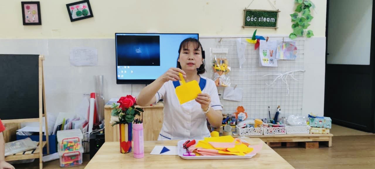 Thiết kế túi xách xinh xắn